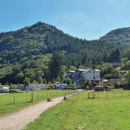Amazing In An Der Mosel With Kitchen 度假居 *